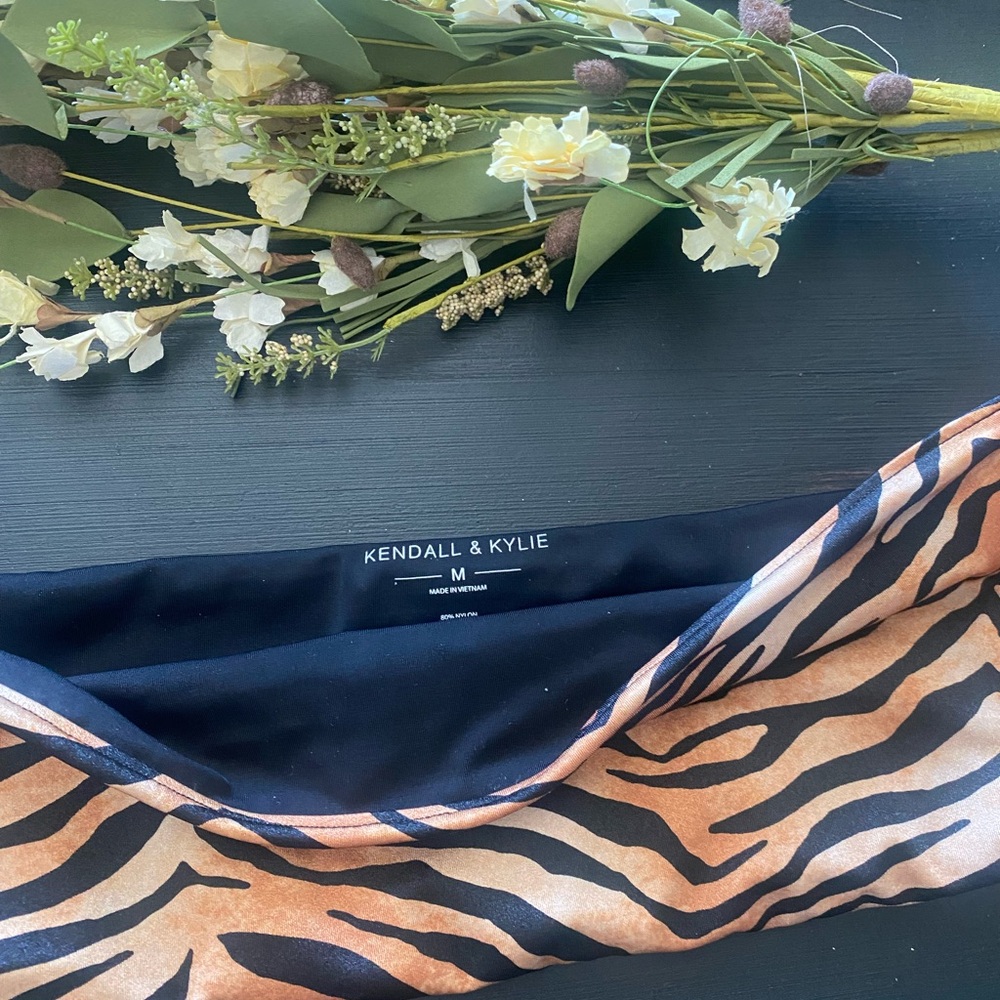 🐅Kendall and Kylie bandeau! M tiger stipe - Picture 2 of 3